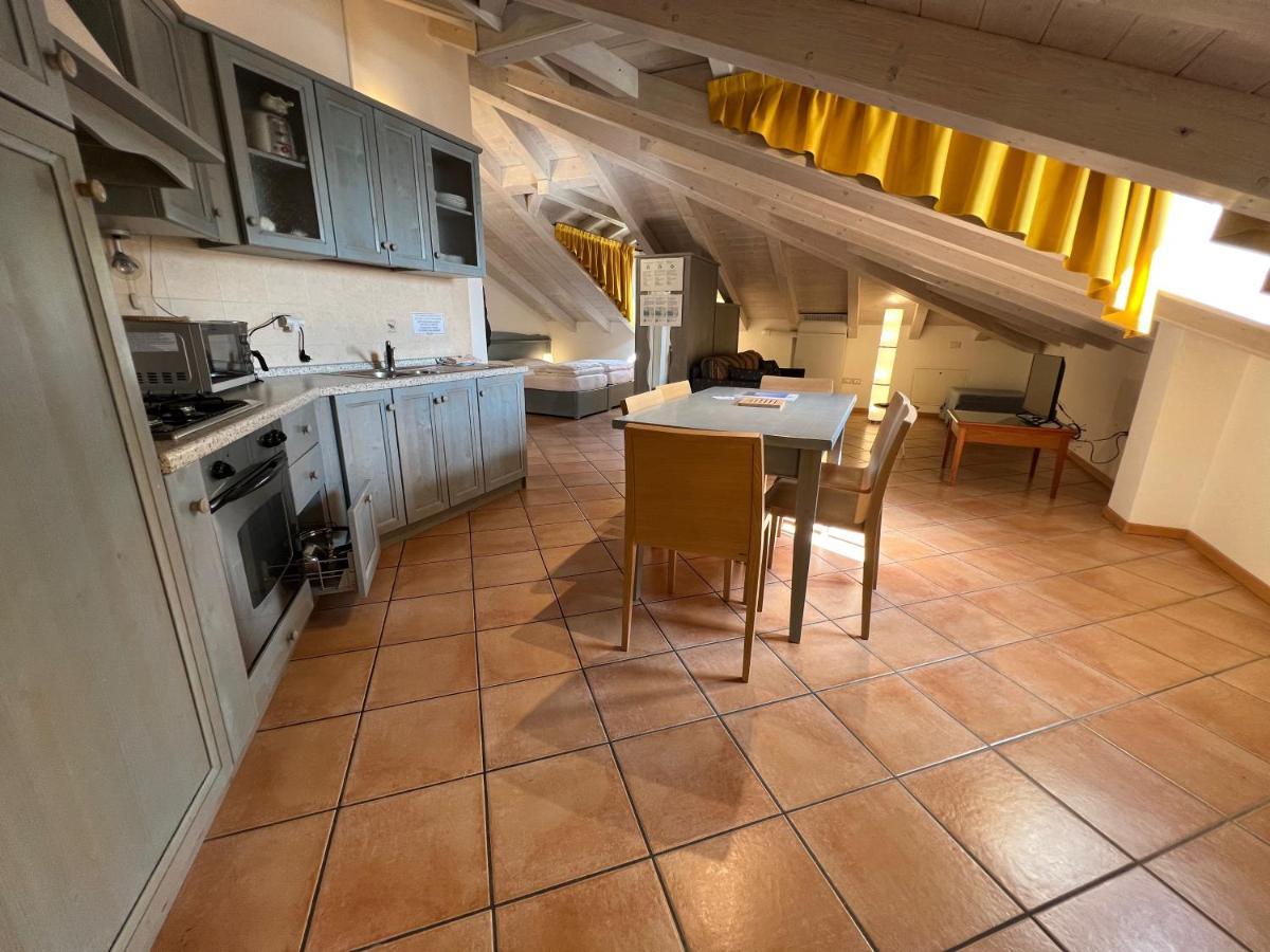 Studio Apartments Baia Azzurra 7 Torbole Sul Garda Eksteriør billede