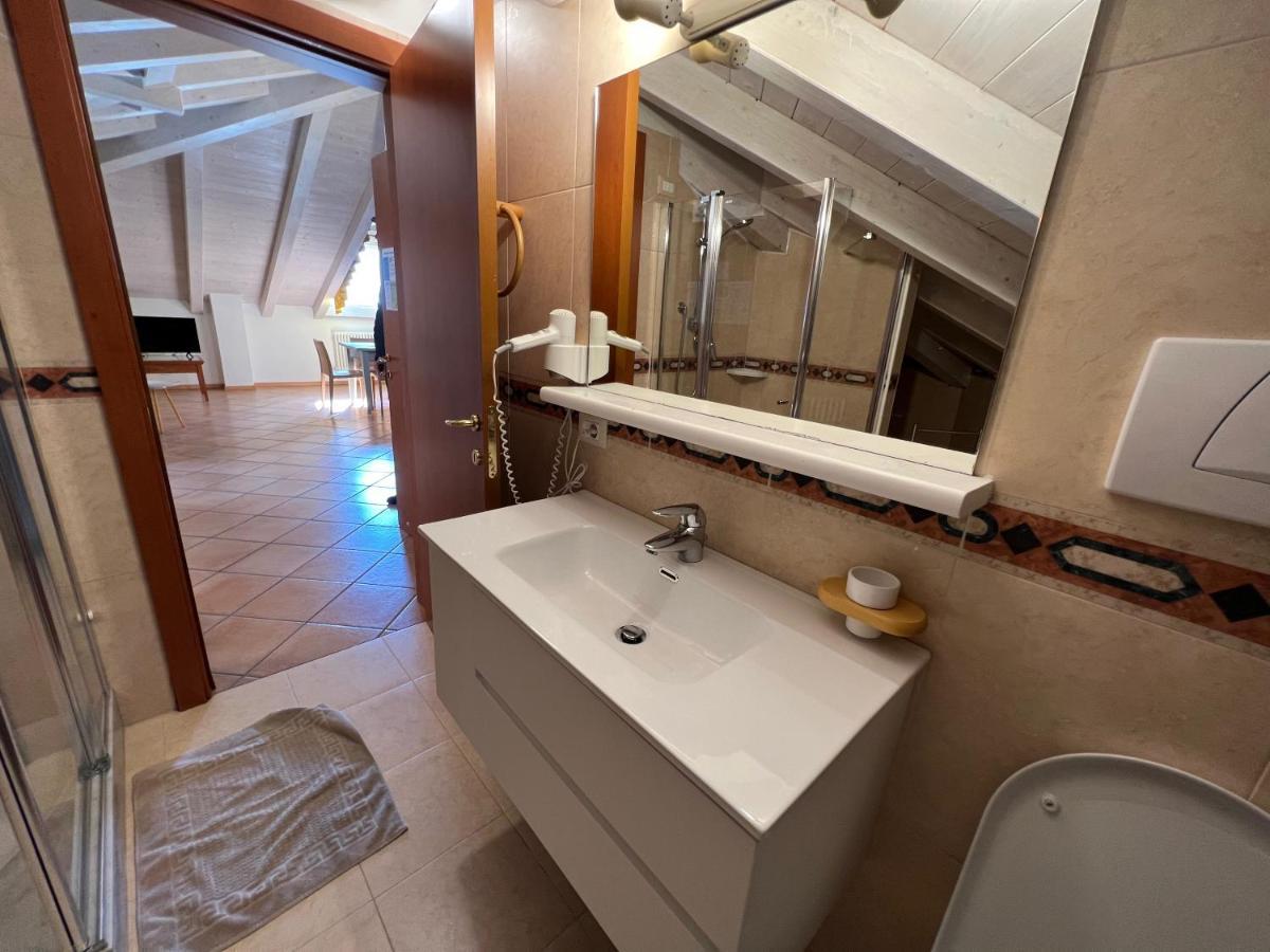 Studio Apartments Baia Azzurra 7 Torbole Sul Garda Eksteriør billede