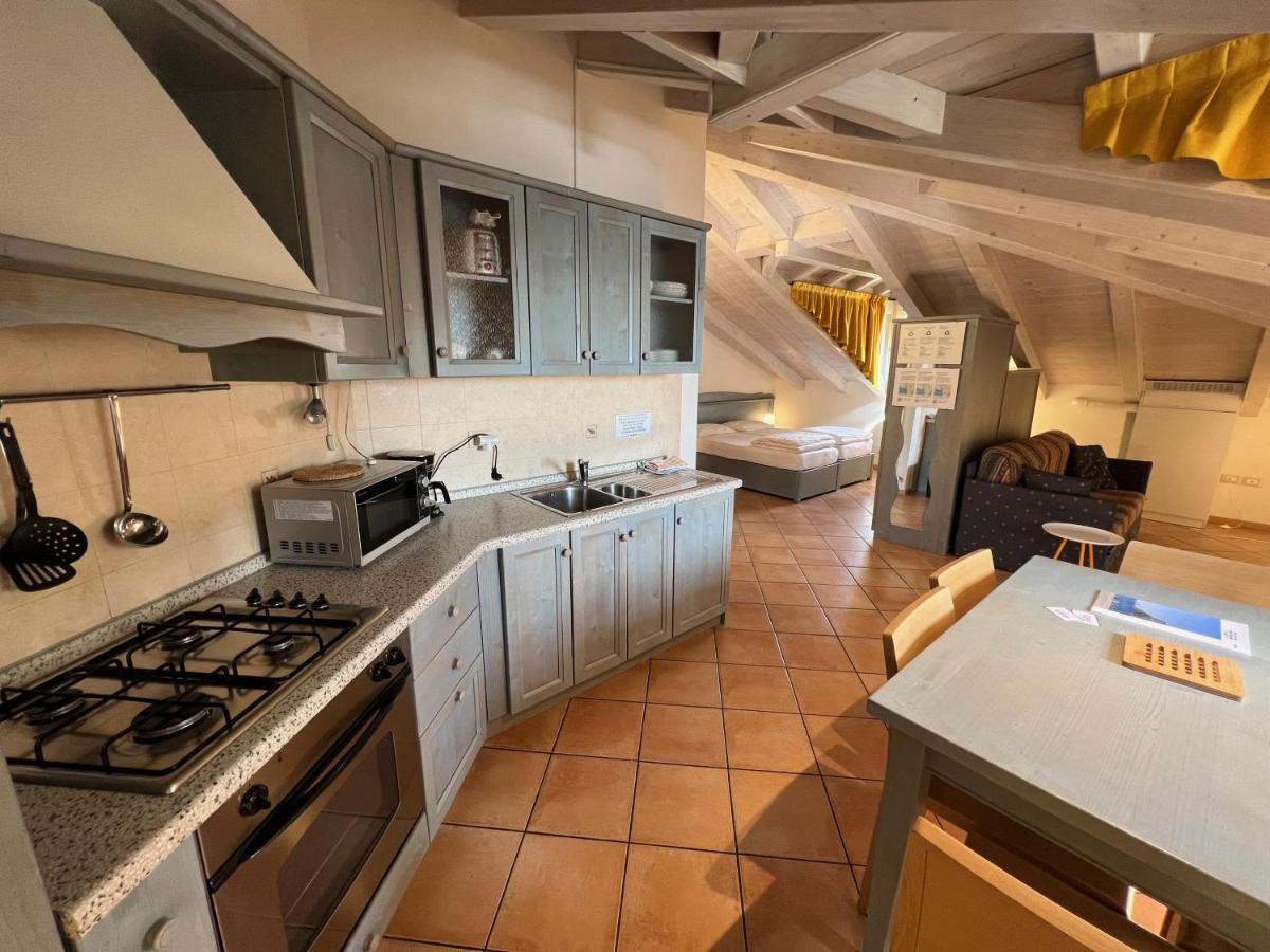 Studio Apartments Baia Azzurra 7 Torbole Sul Garda Eksteriør billede